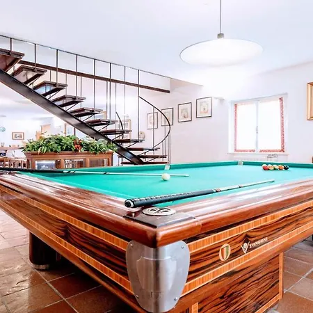 Vallocchia - Sleeps 18. Exclusive Pool/grounds. Spoleto 10 Mins. Rome 1 Hr *