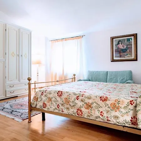 Villa Vallocchia - Sleeps 18. Exclusive Pool/grounds. Spoleto 10 Mins. Rome 1 Hr Borgiano (Perugia)