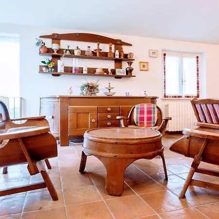 Vallocchia - Sleeps 18. Exclusive Pool/grounds. Spoleto 10 Mins. Rome 1 Hr Villa
