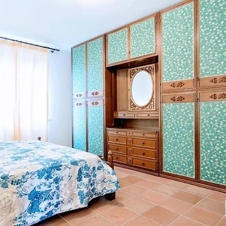 Vallocchia - Sleeps 18. Exclusive Pool/grounds. Spoleto 10 Mins. Rome 1 Hr Villa *