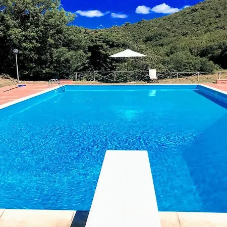 Vallocchia - Sleeps 18. Exclusive Pool/grounds. Spoleto 10 Mins. Rome 1 Hr