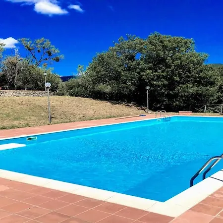 Vallocchia - Sleeps 18. Exclusive Pool/grounds. Spoleto 10 Mins. Rome 1 Hr Villa *