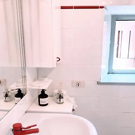 Villa Vallocchia - Sleeps 18. Exclusive Pool/grounds. Spoleto 10 Mins. Rome 1 Hr Borgiano (Perugia)