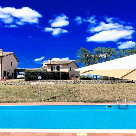 Villa Vallocchia - Sleeps 18. Exclusive Pool/grounds. Spoleto 10 Mins. Rome 1 Hr