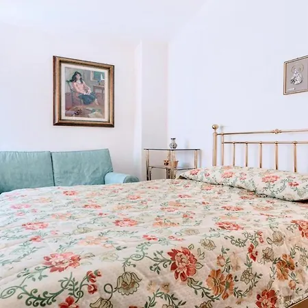 Vallocchia - Sleeps 18. Exclusive Pool/grounds. Spoleto 10 Mins. Rome 1 Hr
