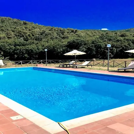Villa Vallocchia - Sleeps 18. Exclusive Pool/grounds. Spoleto 10 Mins. Rome 1 Hr